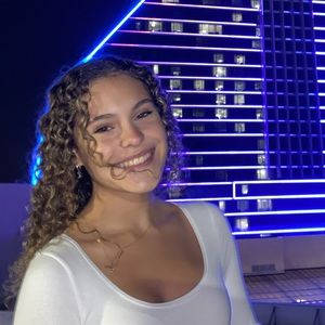 Meet your Posher, Isabella